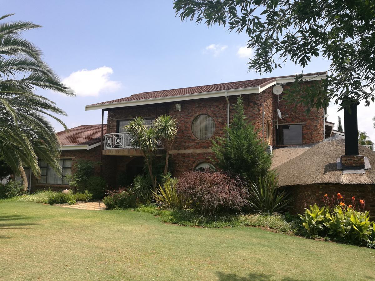 Krige Lodge B&B Bloemfontein Exteriör bild